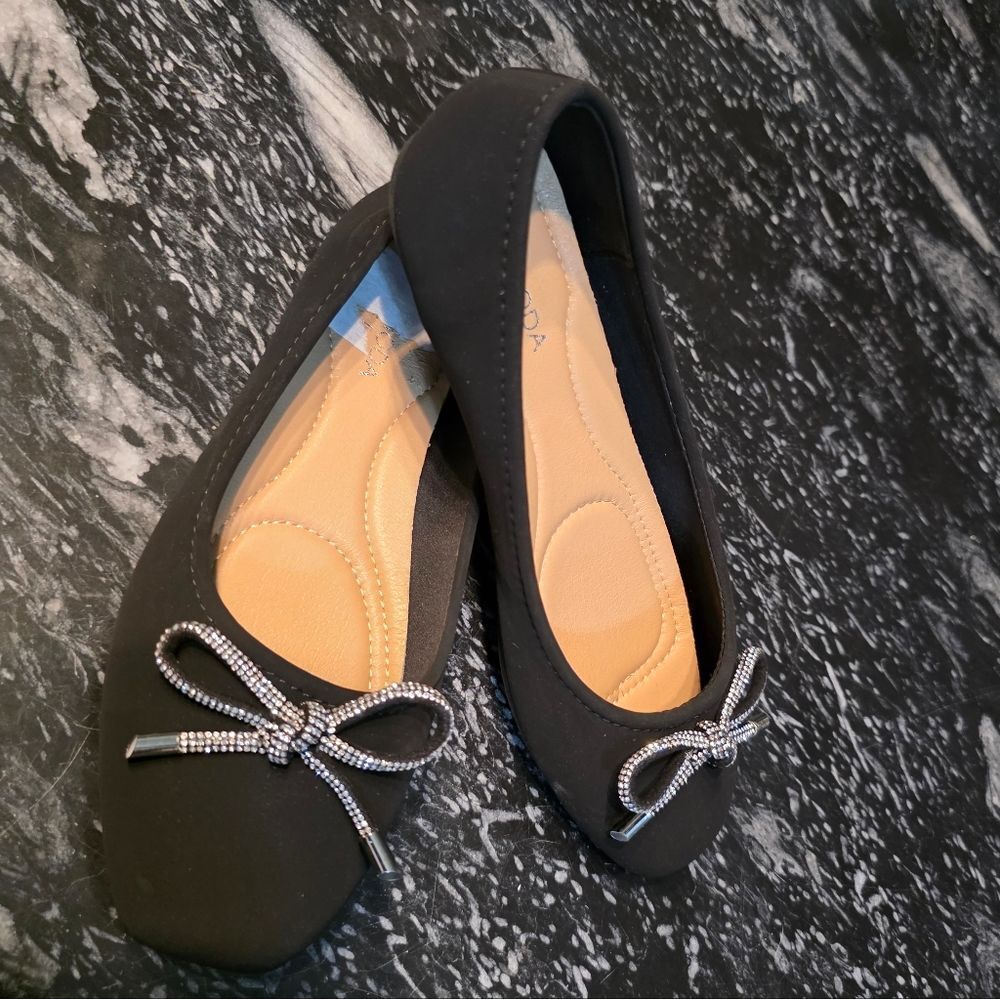 BRAND NEW TOP MODA RHINESTONE BOWNOT SLIP-ON WOMENS FLAT